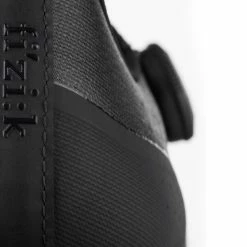 FIZIK Tempo Overcurve R4 Wide Black/black Chaussures Vélo De Route -Vestes De Pluie Soldes fizik tempo overcurve r4 wide blackblack chaussures velo de route 4