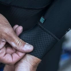 GOBIK Manchettes Légères Haru Pitch Black -Vestes De Pluie Soldes gobik manchettes legeres haru pitch black 2