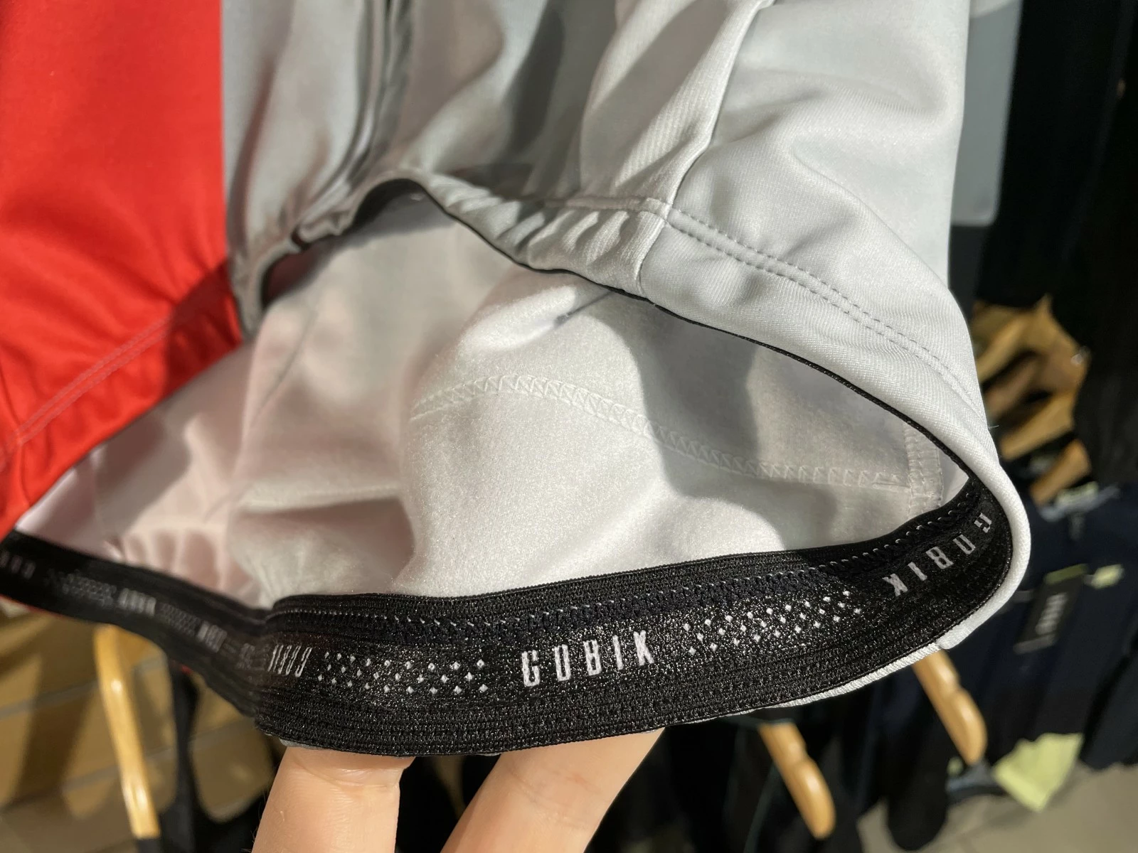 LVR CYCLES X GOBIK Maillot Manche Longues Atomic Pro 2022 14 LVR CYCLES X GOBIK Maillot Manche Longues Atomic Pro 2022 – Image 12